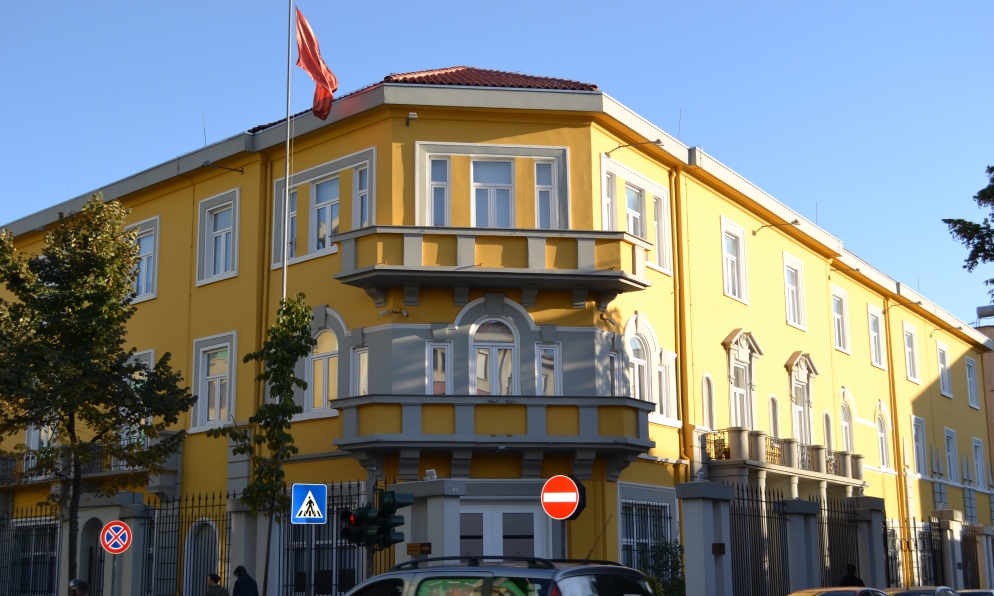 Matura Shteterore: Rikthehet ngujimi i stafit te hartuesve te tezave